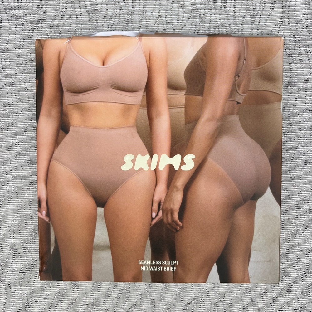 SKIMS Seamless Sculpt Mid Waist Brief - Sand